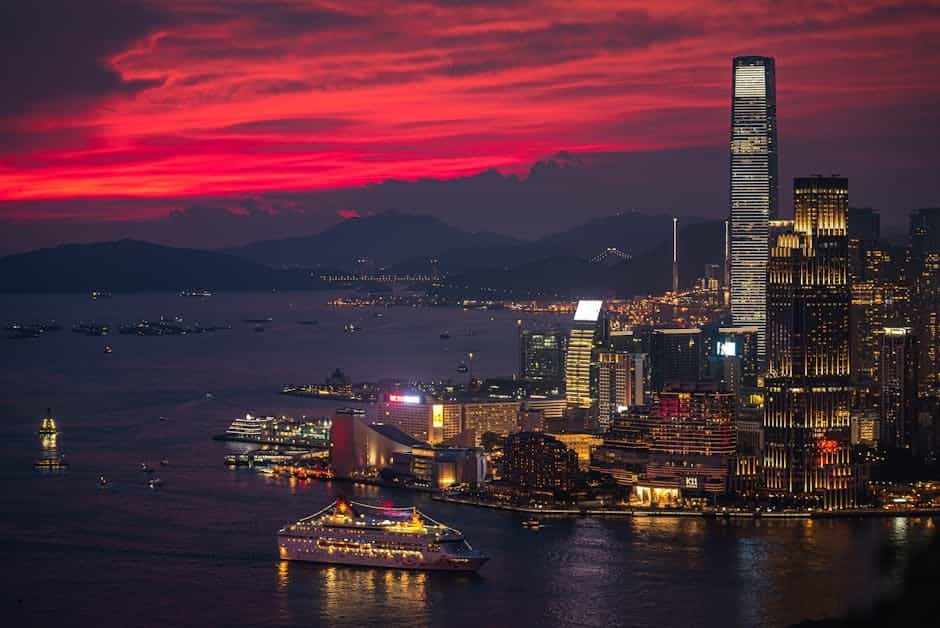 Luxury Harbour Retreat: 5-Star Stays & Michelin Dining (4 Nights)