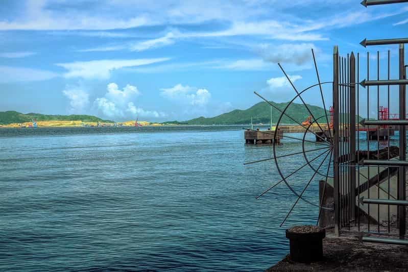 Hong Kong & Neighbor Islands Deep Dive 8-Night: Culture, Trails & Beaches