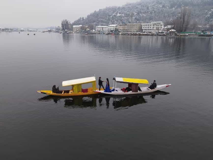 Kashmir Romance Deluxe: Private Shikara Dinner & Meadows Escape