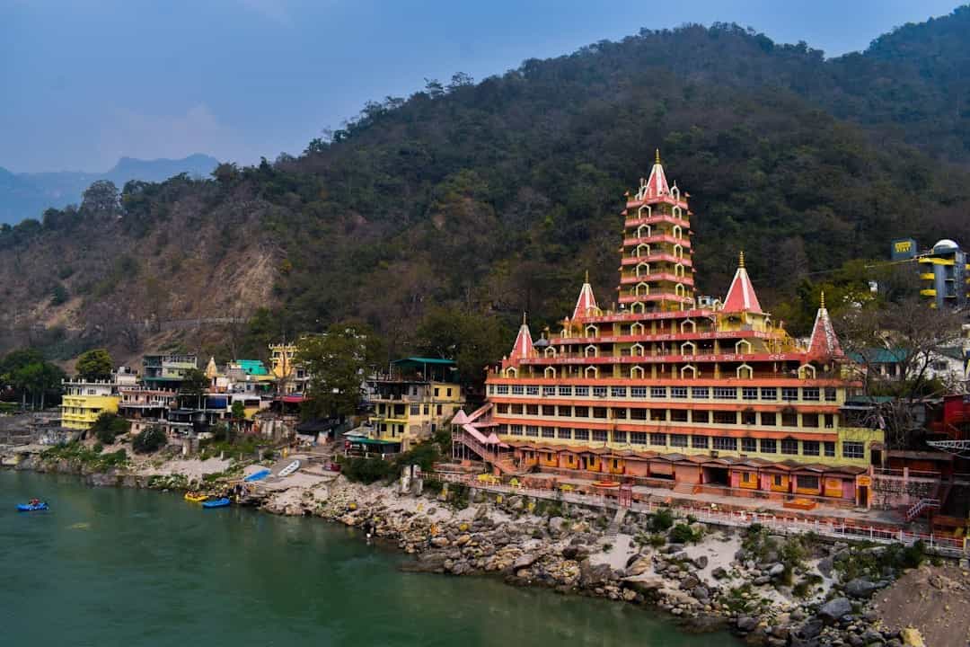 Rishikesh Adventure & Yoga Fusion: Rafting, Camping & Ashram Stay