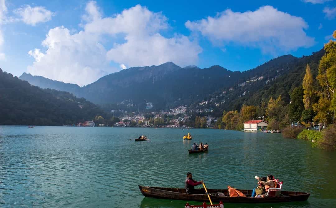 Nainital Romantic Escape: Lakeside Stays & Cable Car Views
