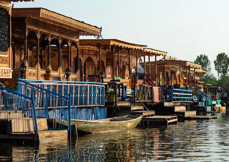 Kashmir Luxury Week: Private Houseboat, Guided Tours & Fine Dining