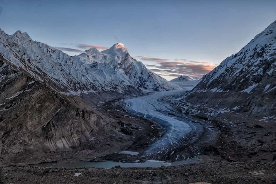 Sonamarg Daybreak Trip: Thajiwas Glacier & River Views
