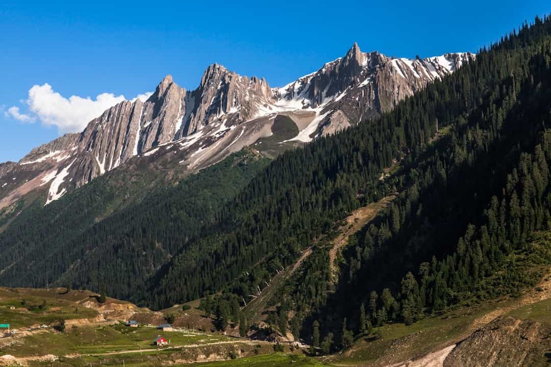 Highland Explorer: Sonamarg to Zoji La Scenic Adventure (7 Nights)