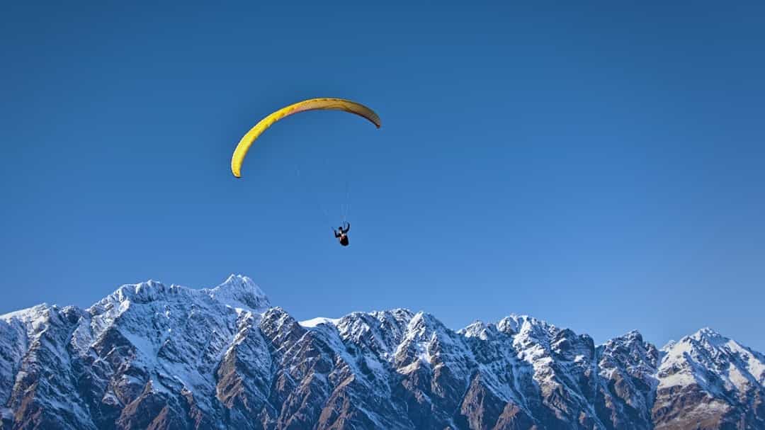 Adventure Kullu-Manali 4-Night Package: Paragliding & Rafting