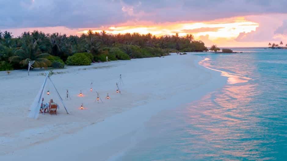 Maldives Romantic 4-Night Escape: Private Beach Dinner