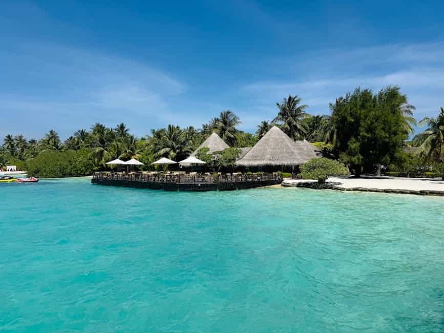 Eco-Friendly Maldives Escape: Sustainable Resorts & Marine Tours