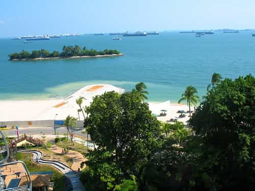 Luxury Sentosa Retreat: Beachfront Villa & Spa