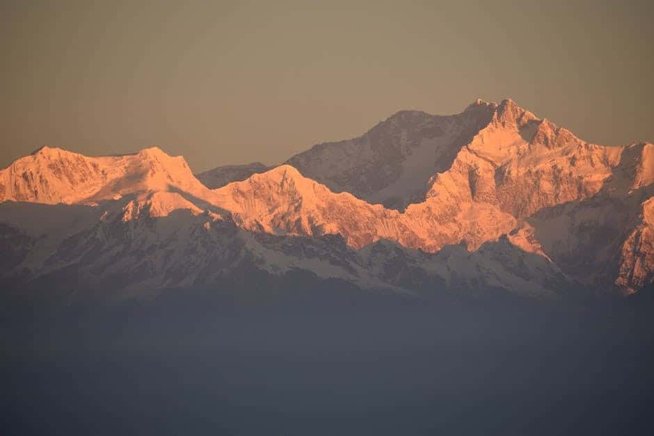 Kanchenjunga Panorama Luxury Cruise: Scenic Road Journeys & Resorts