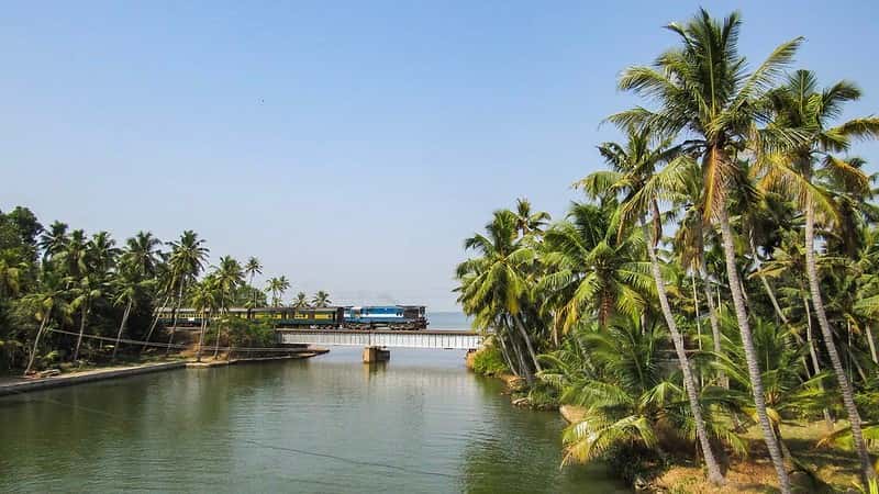 Kerala 8-Night Complete Explorer: South to North Coastal & Hill Highlights