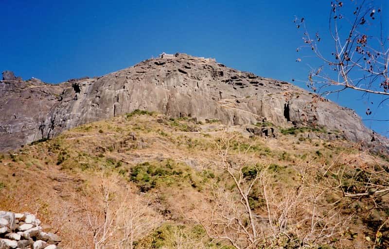 Gujarat Adventure Trail 6-Night: Trekking Girnar & Coastal Kayak
