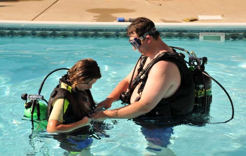 Ultimate Dive Discovery: 5 Nights of Scuba Lessons & Dives