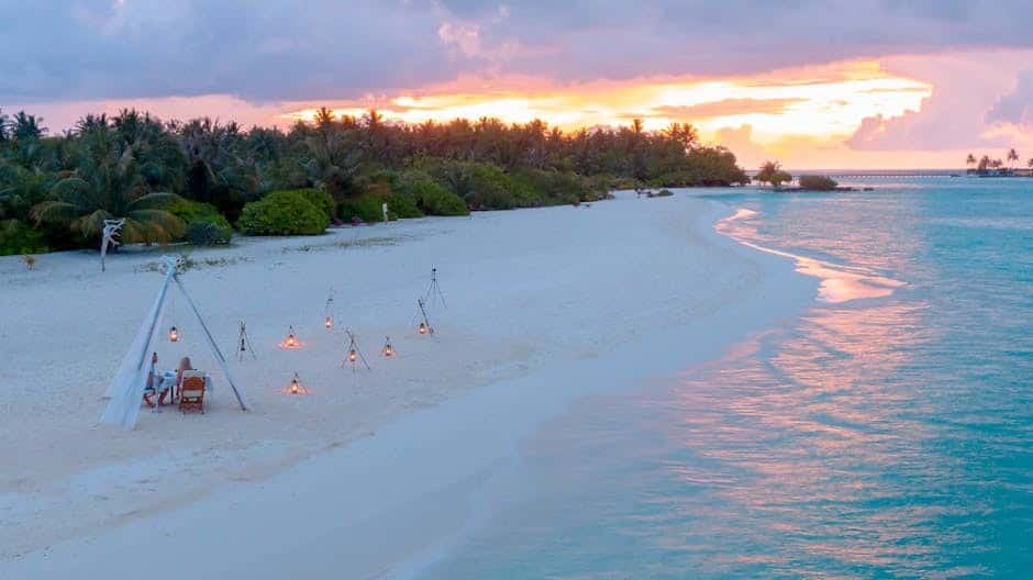 Maldives Romantic 4-Night Escape: Private Beach Dinner