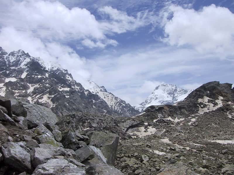 Hampta Pass Trek Introduction 5 Nights: Adventure & Camping