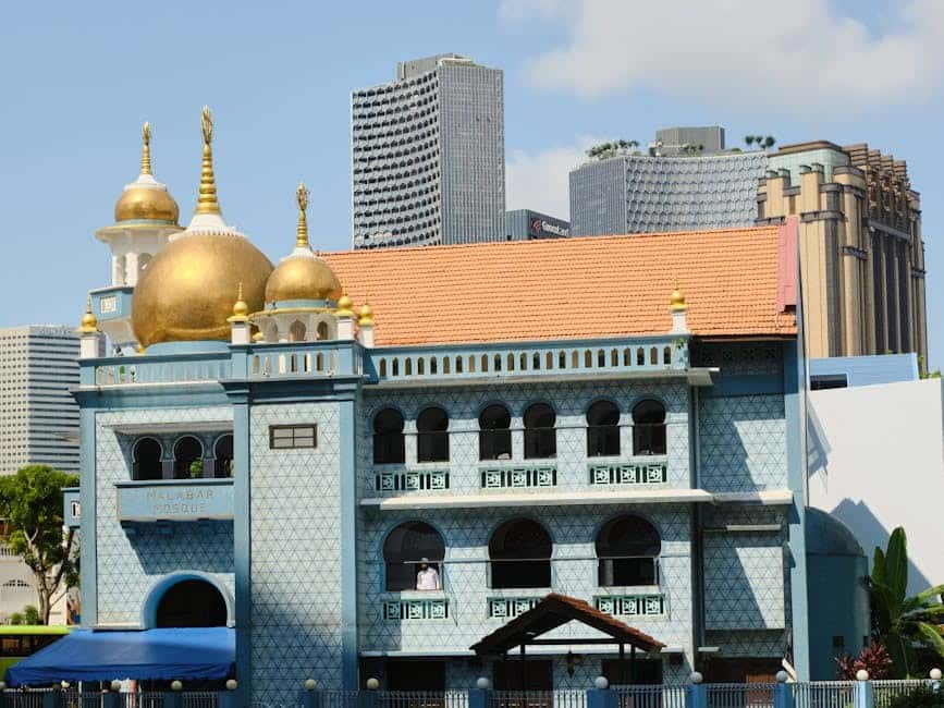 Cultural Pilgrimage: Temples, Mosques & Shrines of Singapore Cultural Pilgrimage: Temples, Mosques & Shrines of Singapore