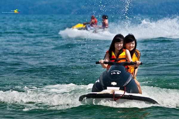 Water sports at Elephant Beach (banana boat, jet ski) Photo 2