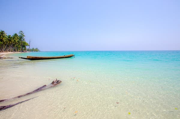 Long Island and Lalaji Bay beach trek Photo 1