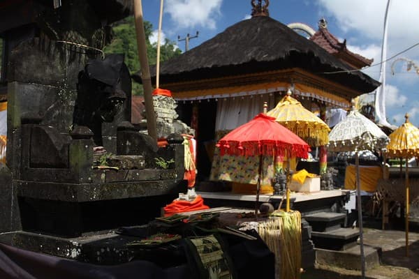 Sidemen Valley trekking