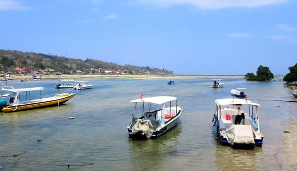 Island-hopping Nusa Lembongan & Ceningan Photo 2