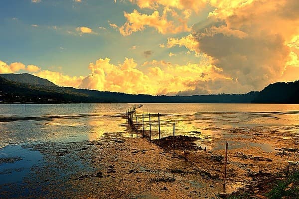 Sunset beauty - Lake Buyan, Bali - Indonesia