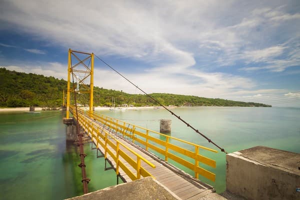 Yellow Bridge of Nusa Ceningan