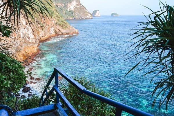 Nusa-Penida-Peguyangan-Waterfall-Day-Tour-Bali