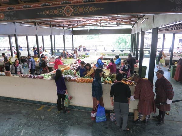 Thimphu Weekend Market and handicraft shopping Photo 1