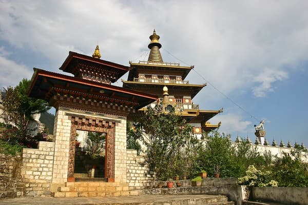 Hike to Khamsum Yulley Namgyal Chorten