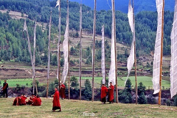 °Mönche beim Kurjey Lhakhang
