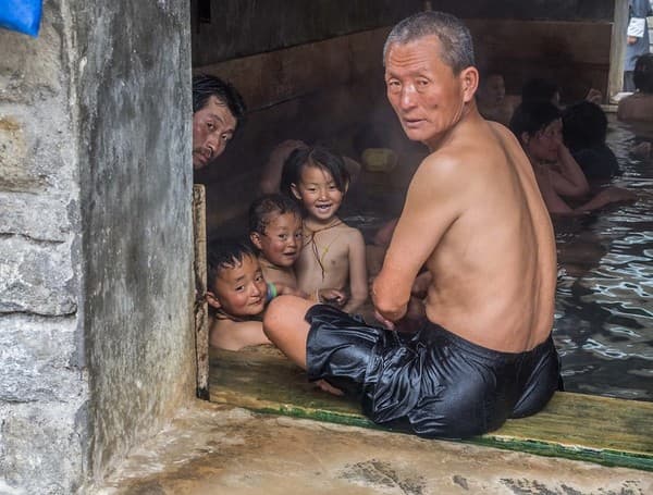 Gasa Tsachu (hot springs)