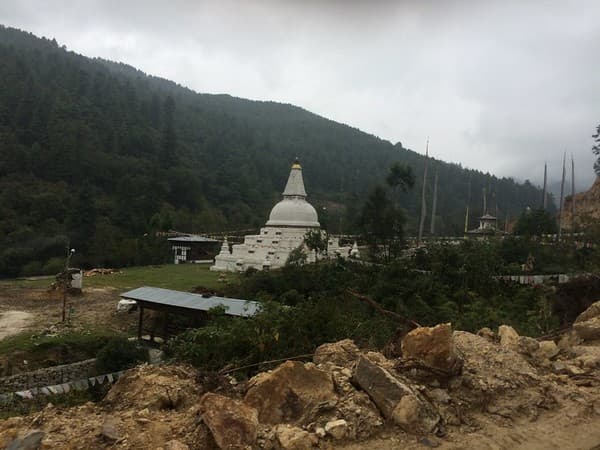 Chendebji Chorten