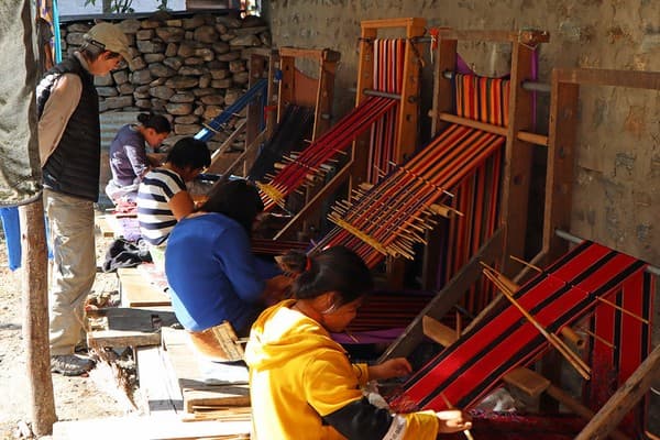 Khoma Village weavers