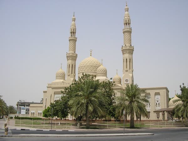 Jumeirah Mosque Guided Tour Photo 3