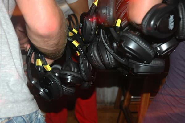 Silent disco on the beach Photo 2