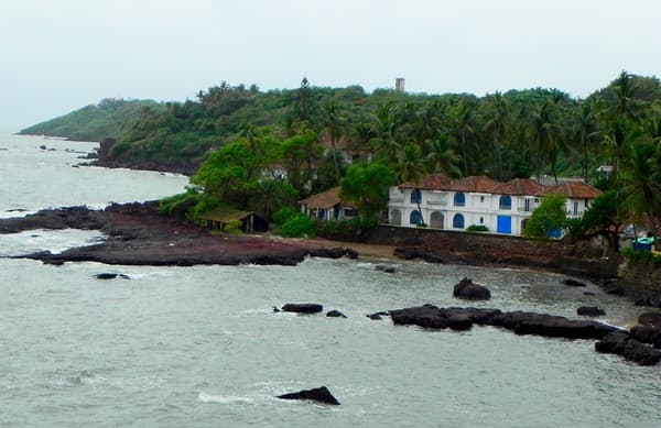 Dona Paula viewpoint Photo 3