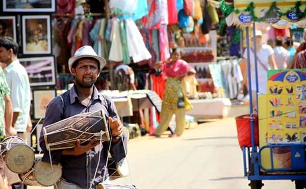 Anjuna Flea Market shopping Photo 3