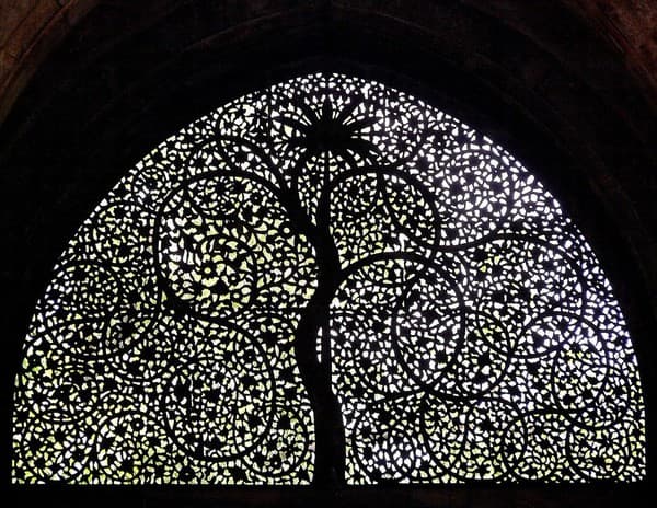 L'écran de marbre de l'intérieur.