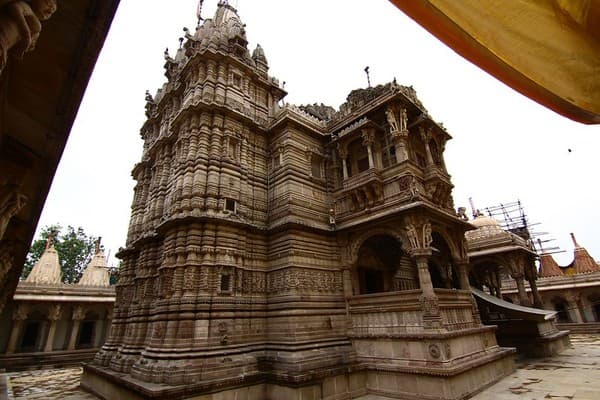 Hutheesing Jain Temple