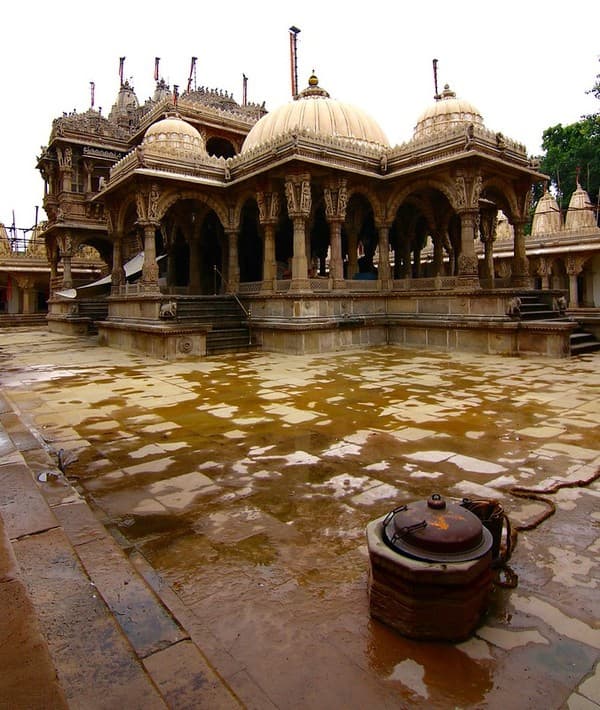 Hutheesing Jain Temple