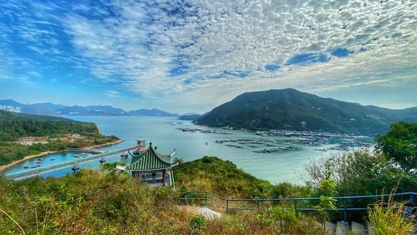 Lamma Island family trail & seafood Photo 2