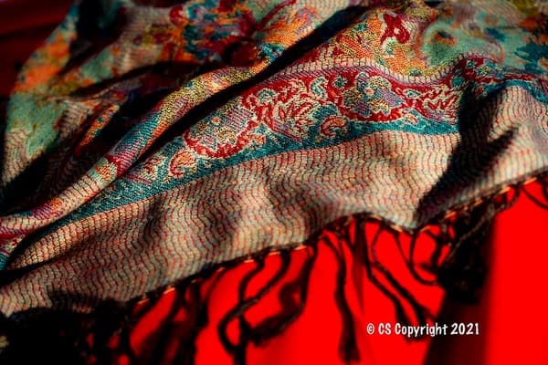 Shop for Pashmina, carpets, papier-mâché Photo 1