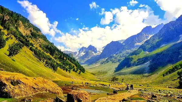 Sonamarg meadows and valley viewpoints Photo 3