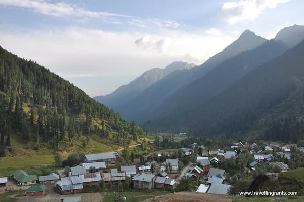 Aru Valley hikes and meadow picnics Photo 3