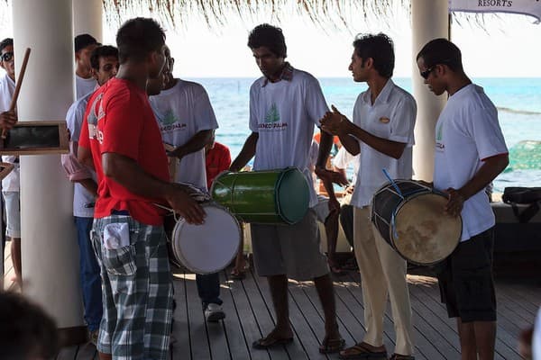 Bodu Beru drumming and dance performance Photo 2