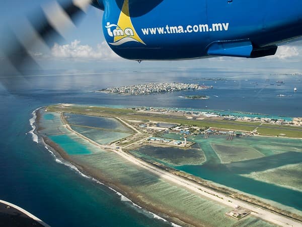 Seaplane scenic flight over atolls Photo 2