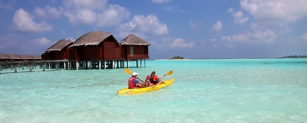 Clear/glass-bottom kayaking