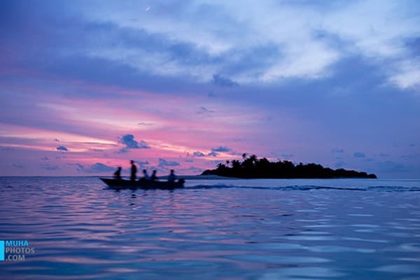 Night fishing on a dhoni Photo 2