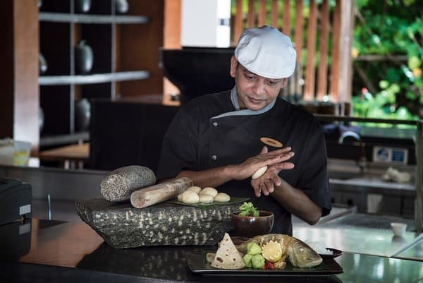 Maldivian cooking class (mas huni & curries)