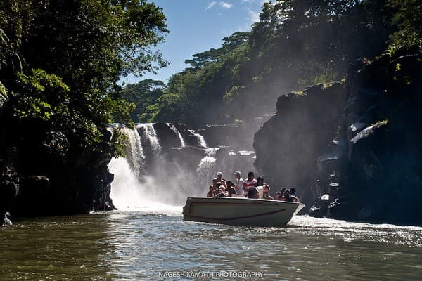 At Grand River (South-east) Falls