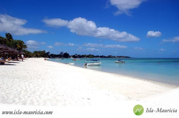 Mauritius Beaches - North - Trou aux Biches - 006